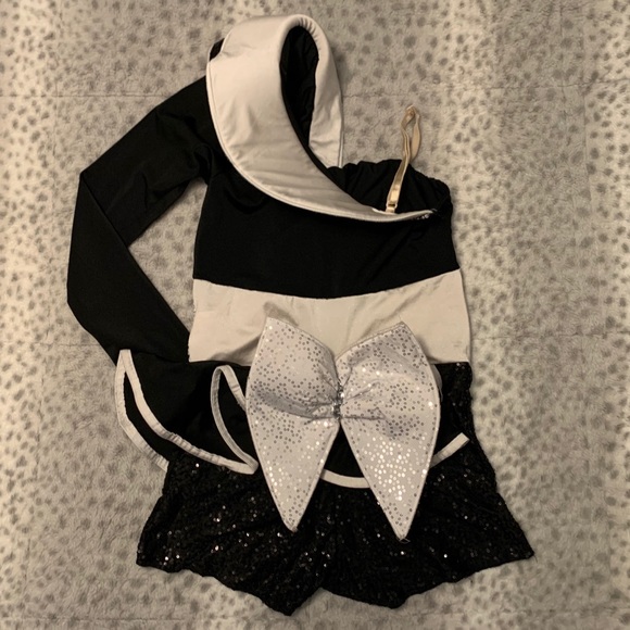 Black & white sequence dance costume. - Picture 6 of 10